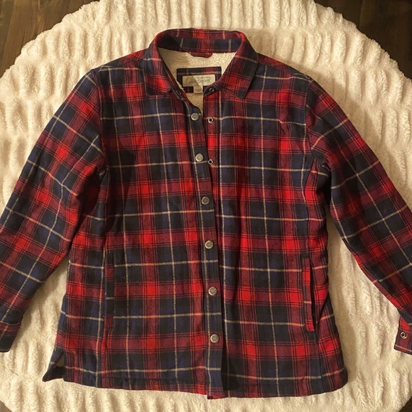 Gander Mountain Guide Series Plaid jacket. - Picture 3 of 8